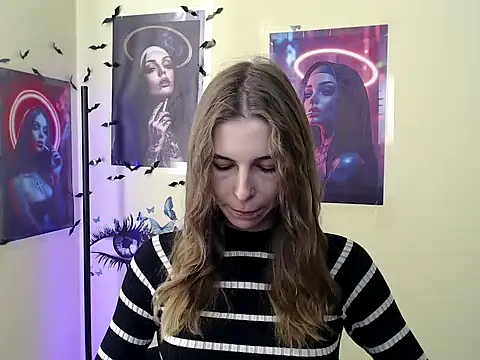 Snapshot of StrangerGi chatting on October 2025 06:04:02 AM StrangerGi online show from October 2025 06:04:02 AM