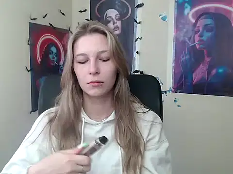 StrangerGi online show from May 2026 06:06:01 AM