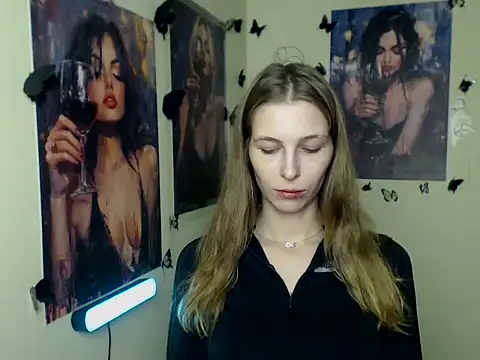 Snapshot of StrangerGi chatting on November 2025 07:01:02 AM StrangerGi online show from November 2025 07:01:02 AM