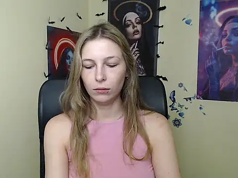 StrangerGi online show from June 2026 06:19:02 AM