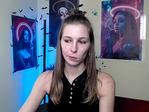 Snapshot of StrangerGi chatting on September 2025 12:09:02 PM StrangerGi online show from September 2025 12:09:02 PM