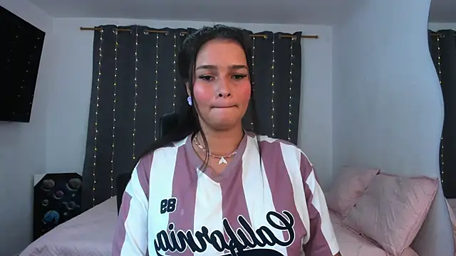 Snapshot of Abby_Parker1 chatting on October 2025 10:54:01 PM Abby Parker1 online show from October 2025 10:54:01 PM