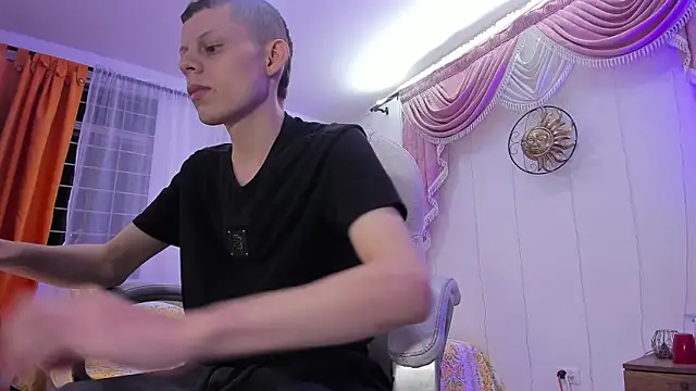 Snapshot of Matthew_Boy_ chatting on October 2025 03:16:02 AM Matthew Boy online show from October 2025 03:16:02 AM