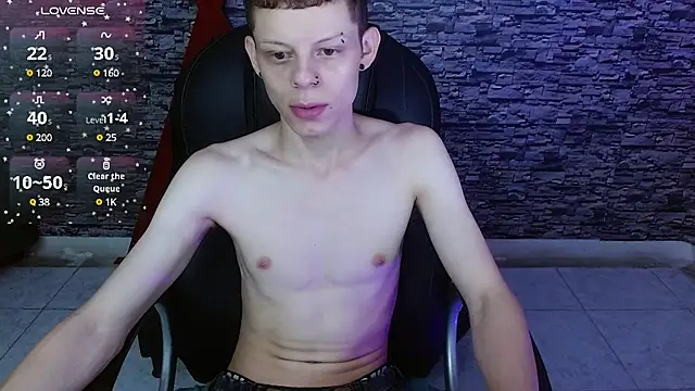 Snapshot of Matthew_Boy_ chatting on March 2025 08:14:01 PM Matthew Boy online show from March 2025 08:14:01 PM