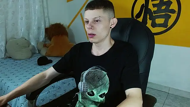 Snapshot of Matthew_Boy_ chatting on February 2025 04:33:02 AM Matthew Boy online show from February 2025 04:33:02 AM