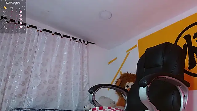 Snapshot of Matthew_Boy_ chatting on February 2025 08:43:01 AM Matthew Boy online show from February 2025 08:43:01 AM