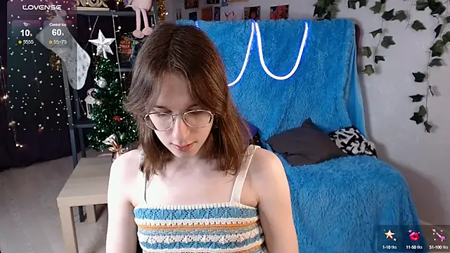 Snapshot of Hermione_Reid chatting on January 2025 07:24:01 AM Hermione Reid online show from January 2025 07:24:01 AM