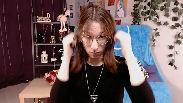 Snapshot of Hermione_Reid chatting on January 2025 04:23:02 AM Hermione Reid online show from January 2025 04:23:02 AM