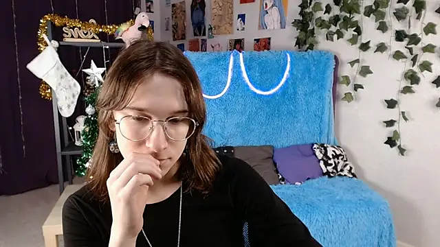 Snapshot of Hermione_Reid chatting on January 2025 04:16:02 AM Hermione Reid online show from January 2025 04:16:02 AM