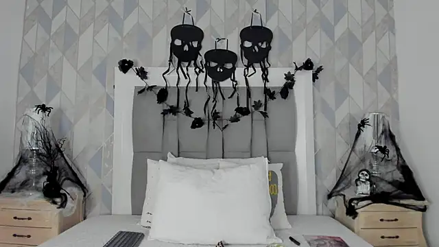 Snapshot of anais_cooper chatting on October 2025 12:02:01 PM anais cooper online show from October 2025 12:02:01 PM