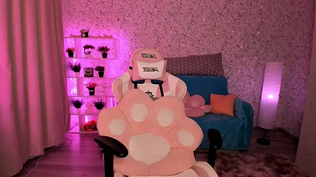 luna cross online show from February 2025 06:38:02 AM