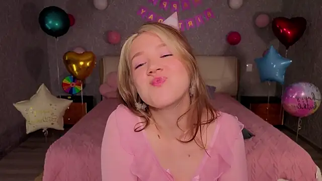 luna cross online show from June 2026 06:52:02 AM
