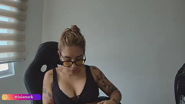 Isis69  online show from April 2026 04:22:02 PM