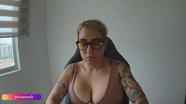 Isis69  online show from April 2026 07:04:01 PM