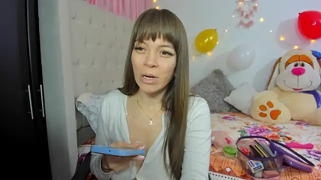Snapshot of emilyharrix chatting on March 2025 08:21:01 PM emilyharrix online show from March 2025 08:21:01 PM