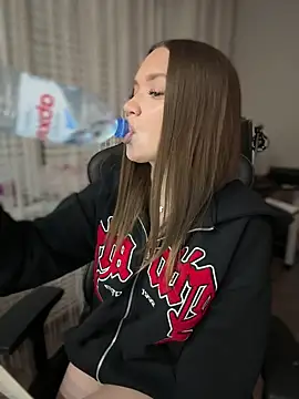 Snapshot of bunnyrich chatting on November 2025 09:47:01 PM bunnyrich online show from November 2025 09:47:01 PM