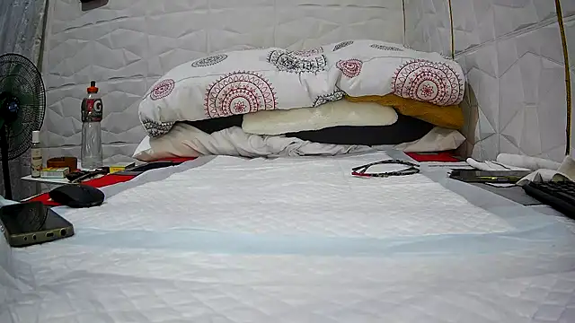 Snapshot of Mendoza_Amaranata chatting on September 2025 09:15:01 PM Mendoza Amaranata online show from September 2025 09:15:01 PM