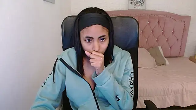 shaneelle online show from March 2025 06:32:02 AM