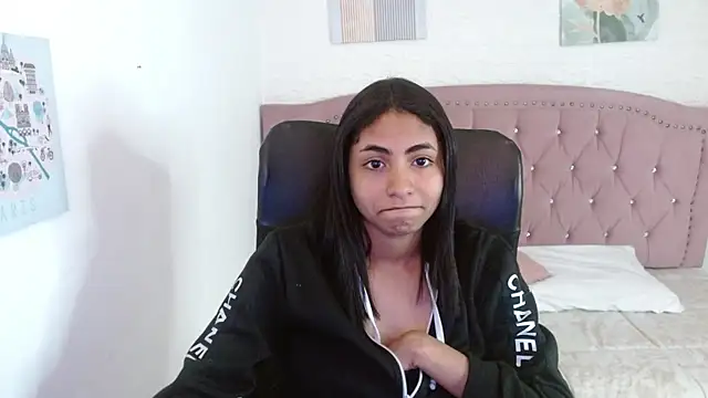 shaneelle online show from October 2025 03:07:01 AM