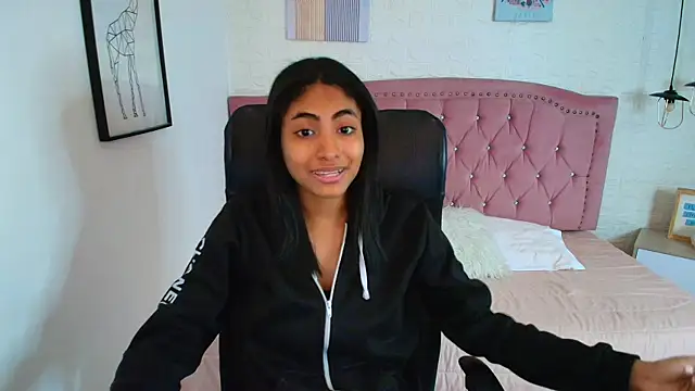 shaneelle online show from November 2025 03:07:01 AM