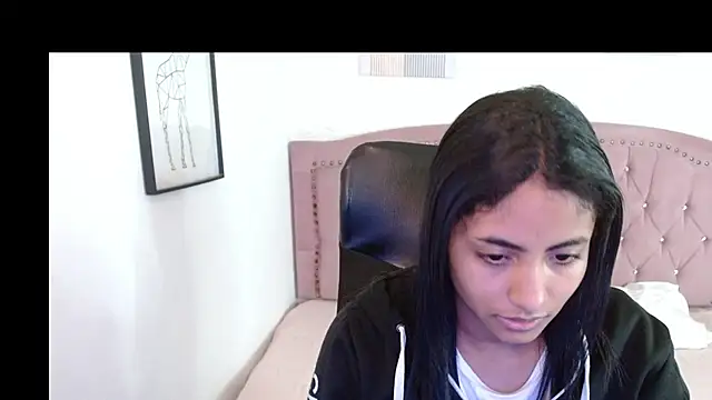 shaneelle online show from November 2025 03:21:02 AM