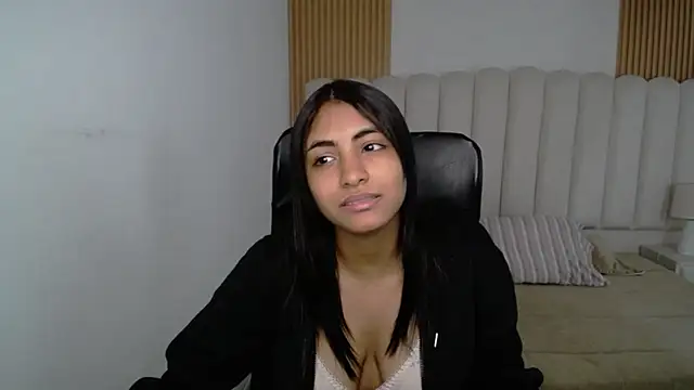shaneelle online show from May 2026 12:13:02 PM