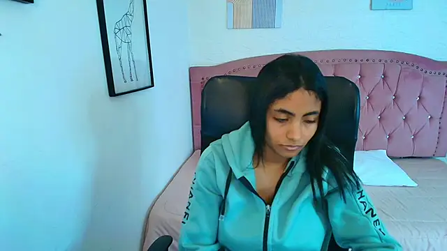 shaneelle online show from December 2025 03:12:02 AM