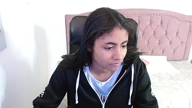 shaneelle online show from October 2025 03:11:02 AM