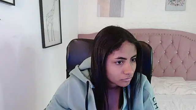 shaneelle online show from November 2025 03:12:02 AM