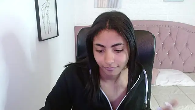 shaneelle online show from October 2025 03:06:01 AM