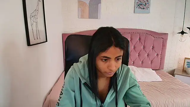 shaneelle online show from November 2025 03:12:01 PM