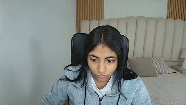 shaneelle online show from April 2026 03:02:02 AM