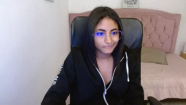 shaneelle online show from March 2025 09:13:01 AM