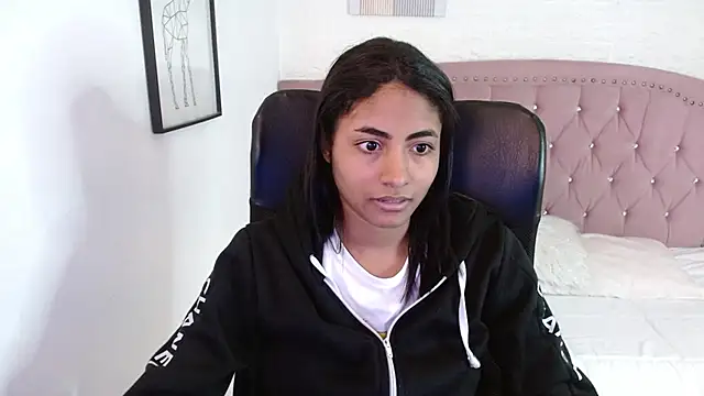 shaneelle online show from November 2025 03:13:02 AM