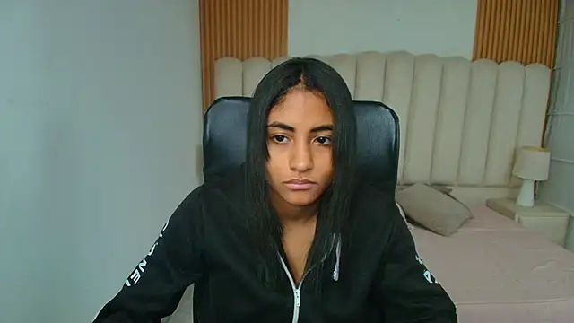 shaneelle online show from March 2026 05:08:02 AM