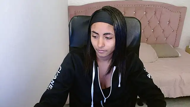 shaneelle online show from March 2025 06:23:01 AM