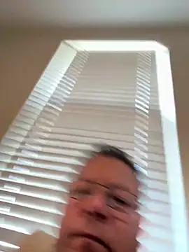 Goldenbear3111 online show from May 2026 06:45:01 PM