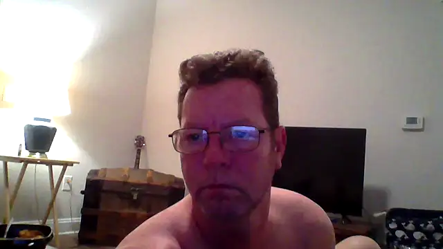 Goldenbear3111 online show from April 2026 03:55:01 AM