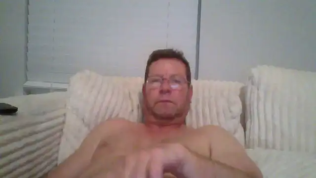Goldenbear3111 online show from June 2026 12:54:01 AM