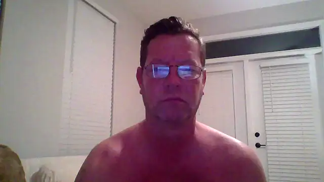 Goldenbear3111 online show from April 2026 03:40:02 AM