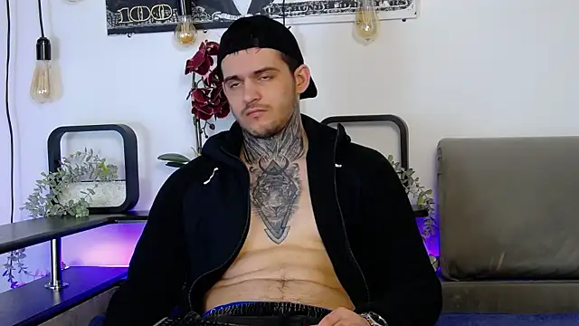 Snapshot of CarterCole chatting on March 2025 08:04:02 AM CarterCole online show from March 2025 08:04:02 AM