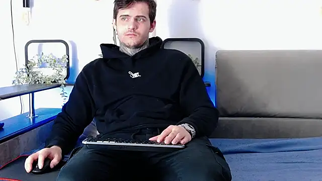 Snapshot of CarterCole chatting on February 2025 08:13:02 AM CarterCole online show from February 2025 08:13:02 AM