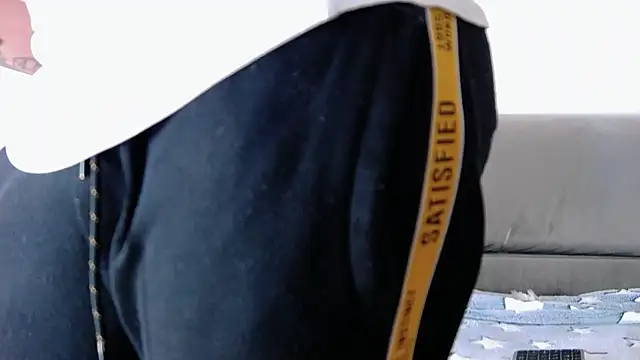 Snapshot of CarterCole chatting on February 2025 10:39:01 AM CarterCole online show from February 2025 10:39:01 AM