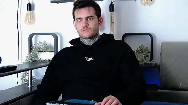 Snapshot of CarterCole chatting on March 2025 07:48:01 AM CarterCole online show from March 2025 07:48:01 AM