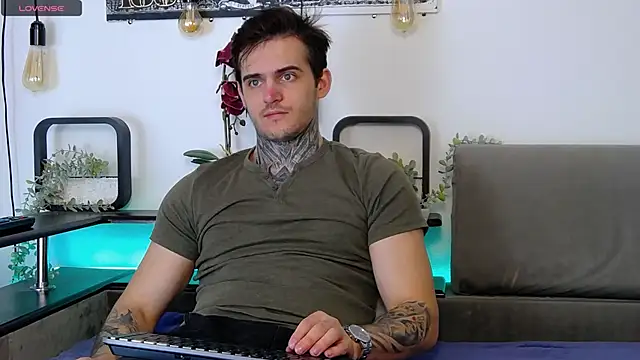 Snapshot of CarterCole chatting on March 2025 08:11:01 AM CarterCole online show from March 2025 08:11:01 AM