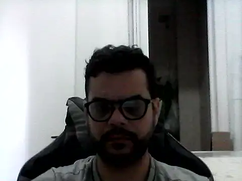 Snapshot of HornyBeachBoyBR chatting on June 2026 02:45:02 PM HornyBeachBoyBR online show from June 2026 02:45:02 PM
