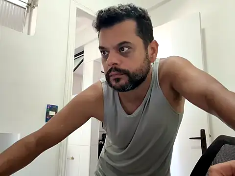 HornyBeachBoyBR online show from April 2026 01:51:02 PM
