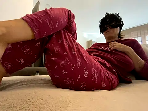 Marilou1983 online show from November 2025 12:31:01 PM