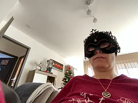Snapshot of Marilou1983 chatting on December 2024 10:25:02 AM Marilou1983 online show from December 2024 10:25:02 AM