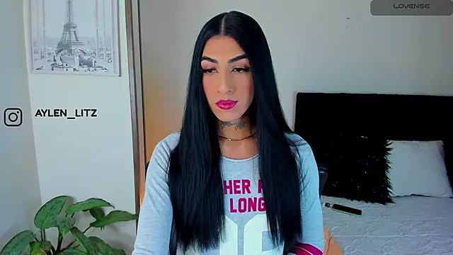 Snapshot of litz81 chatting on October 2025 11:47:02 PM litz81 online show from October 2025 11:47:02 PM